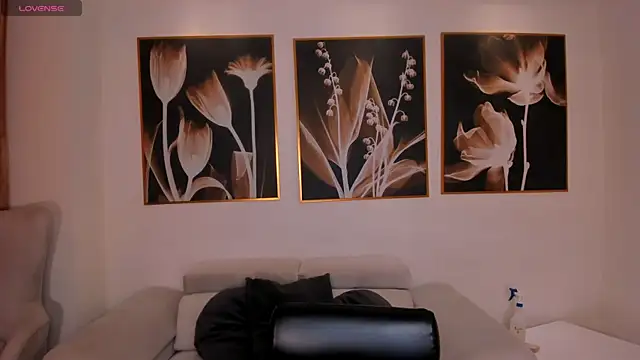 TaraLawrence online show from 02.05.26