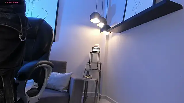 MaddisonLowe online show from 04.03.26