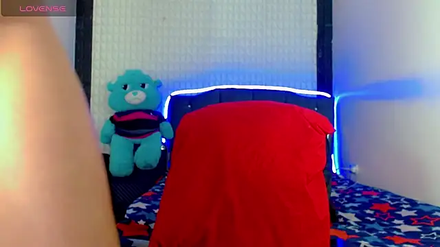 Hellen moons   online show from 03.01.25