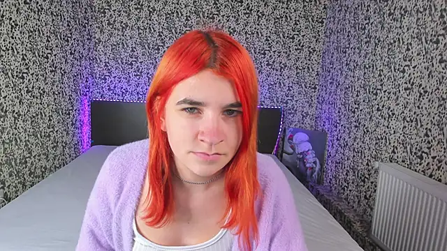 Snapshot of _Polly_Love_ chatting on 01.04.25 Polly Love online show from 01.04.25