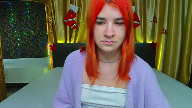 Snapshot of _Polly_Love_ chatting on 01.12.25 Polly Love online show from 01.12.25