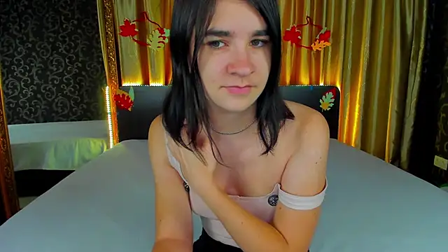 Snapshot of _Polly_Love_ chatting on 10.29.25 Polly Love online show from 10.29.25