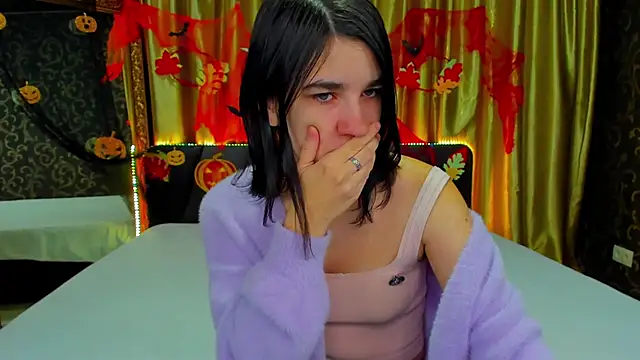 Snapshot of _Polly_Love_ chatting on 11.02.25 Polly Love online show from 11.02.25