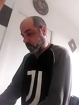 Snapshot of affascino chatting on 02.14.26 affascino online show from 02.14.26