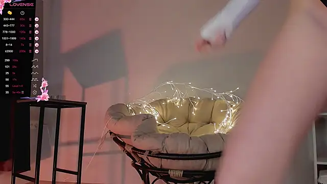 Lili Roze  online show from 01.07.25