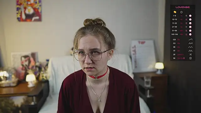 Snapshot of Miatiny chatting on 09.17.25 Miatiny online show from 09.17.25