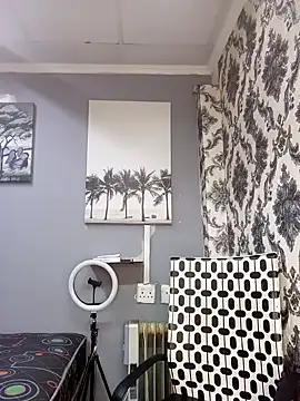 Snapshot of DickDiva1 chatting on 02.02.25 DickDiva1 online show from 02.02.25