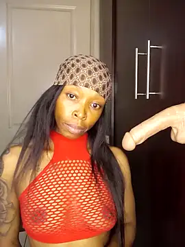 Snapshot of DickDiva1 chatting on 10.25.25 DickDiva1 online show from 10.25.25