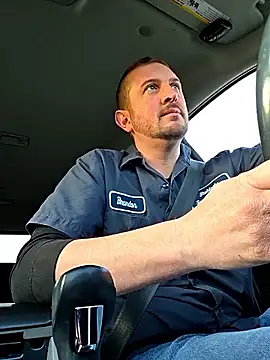 Snapshot of MrMechanic38 chatting on 02.25.26 MrMechanic38 online show from 02.25.26