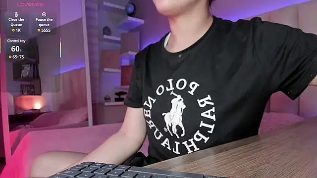 Megan mooree  online show from 03.17.25