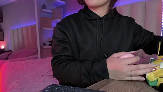 Megan mooree  online show from 03.21.25