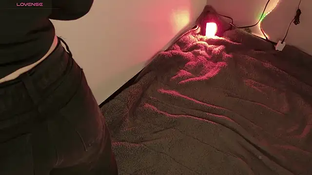 Megan mooree  online show from 09.10.25