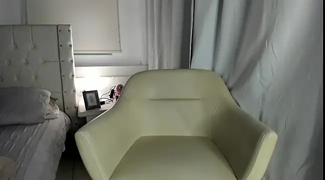 Gabycutee online show from 02.12.25