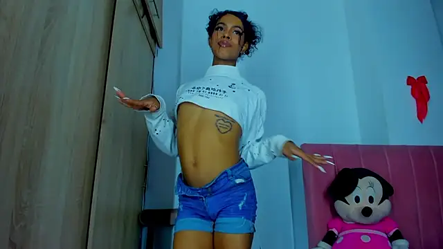 Snapshot of bloom444 chatting on 12.17.24 bloom444 online show from 12.17.24