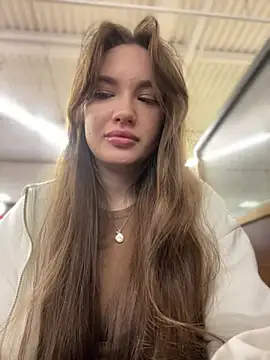 Holly Molii online show from 12.07.24