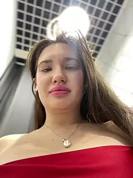 Holly Molii online show from 12.08.24