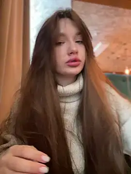 Holly Molii online show from 12.11.24