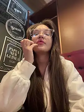 Holly Molii online show from 12.14.24