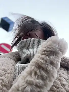 Holly Molii online show from 01.25.25