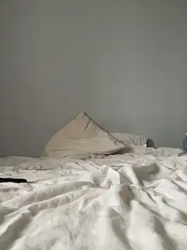 Holly Molii online show from 02.15.26