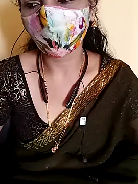 Snapshot of yourtamilcouple chatting on 12.07.24 yourtamilcouple online show from 12.07.24