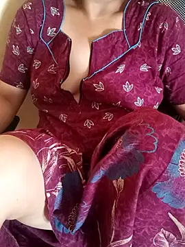 Snapshot of yourtamilcouple chatting on 02.15.25 yourtamilcouple online show from 02.15.25