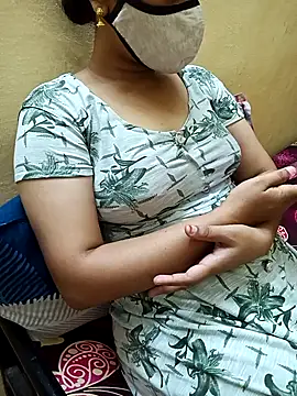 Snapshot of yourtamilcouple chatting on 03.15.25 yourtamilcouple online show from 03.15.25