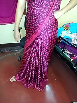 Snapshot of yourtamilcouple chatting on 09.21.25 yourtamilcouple online show from 09.21.25