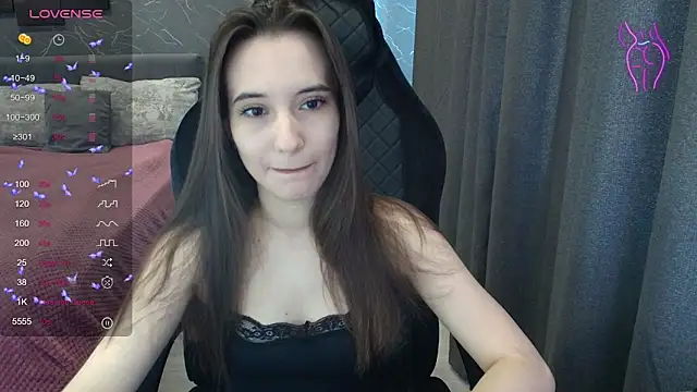 Alice Weiss online show from 06.04.26