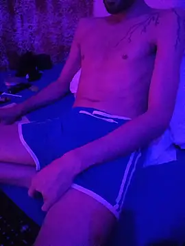 Snapshot of johngil0995 chatting on 11.22.25 johngil0995 online show from 11.22.25