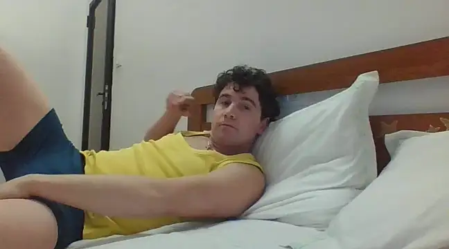 Snapshot of mario80755 chatting on 02.14.25 mario80755 online show from 02.14.25