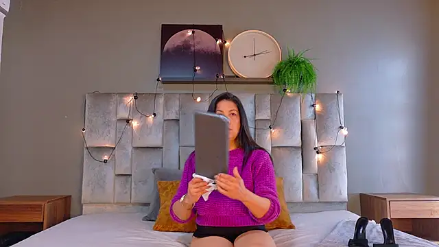 JaylaScott   online show from 04.11.26