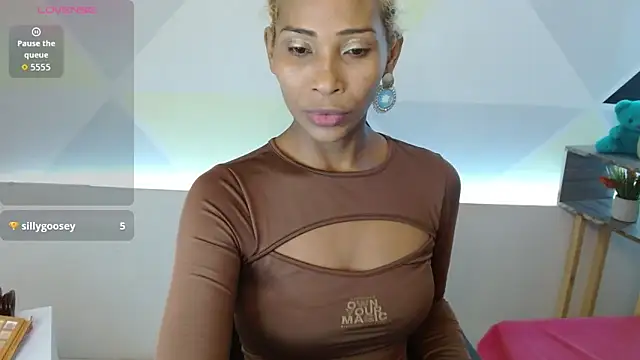 Snapshot of NatashaDormat chatting on 09.22.25 NatashaDormat online show from 09.22.25