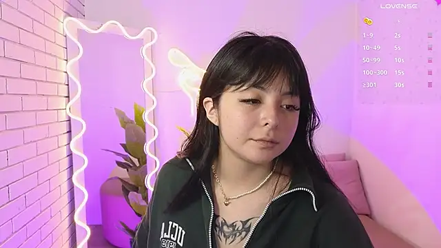 hina tay online show from 12.13.24