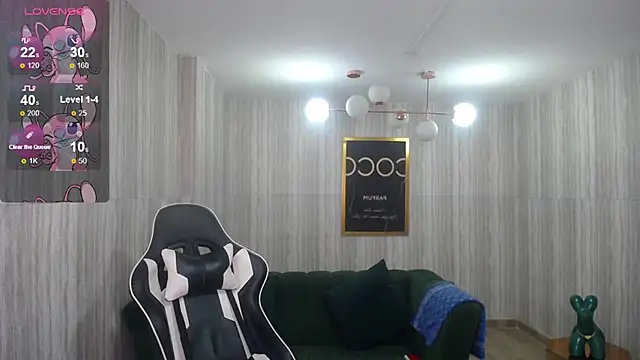 Snapshot of Rachel_t_ chatting on 12.10.24 Rachel t online show from 12.10.24