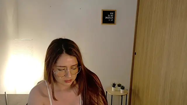 Snapshot of Rachel_t_ chatting on 10.15.25 Rachel t online show from 10.15.25