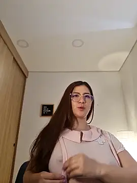 Snapshot of Rachel_t_ chatting on 10.18.25 Rachel t online show from 10.18.25