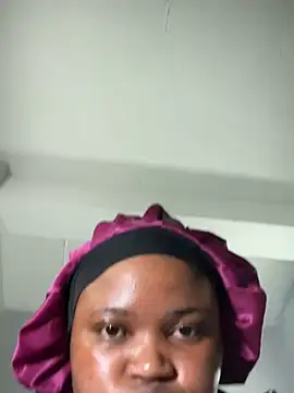 Curveysinaa online show from 02.13.25