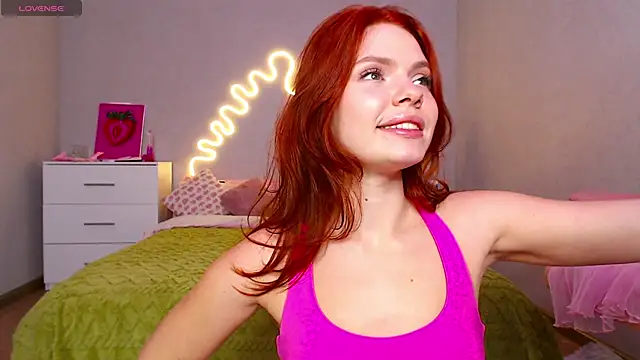 Snapshot of Red__Candy chatting on 12.14.24 Red Candy online show from 12.14.24