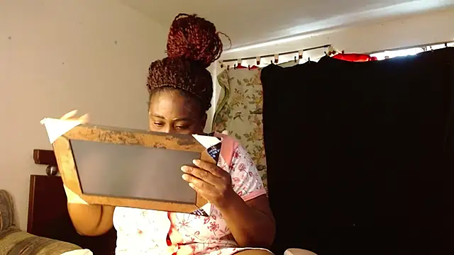 Snapshot of sarhita_cocoa chatting on 09.11.25 sarhita cocoa online show from 09.11.25