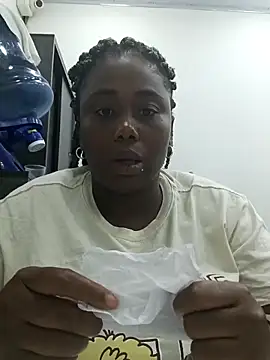 Snapshot of sarhita_cocoa chatting on 10.15.25 sarhita cocoa online show from 10.15.25