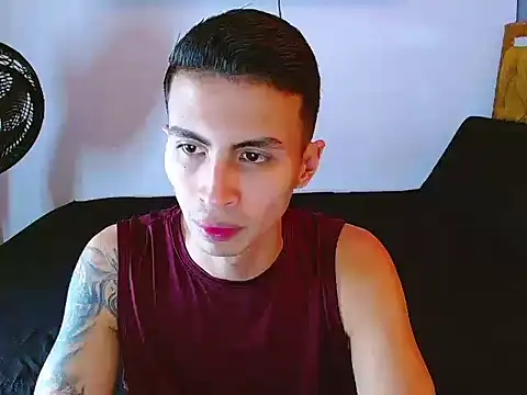 Snapshot of Velk_hot chatting on 04.23.26 Velk hot online show from 04.23.26