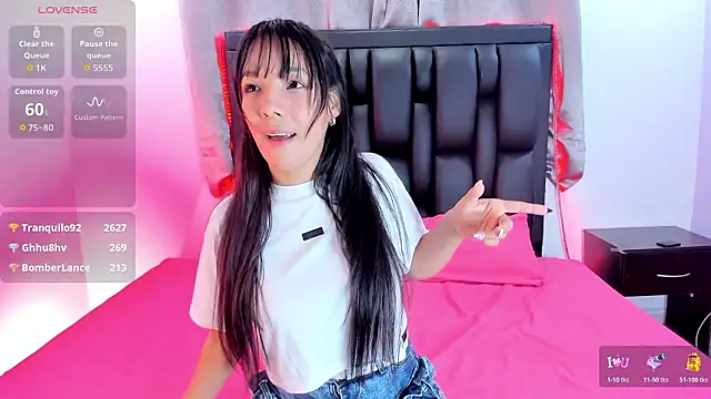 LuciaMoretti  online show from 03.03.26