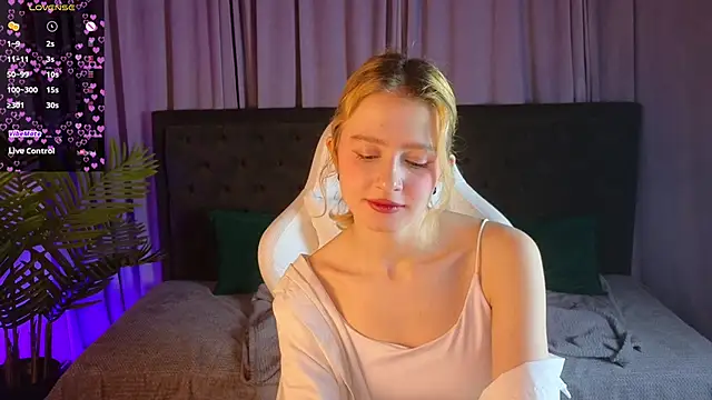 Snapshot of jenny_bunny_ chatting on 03.07.25 jenny bunny online show from 03.07.25