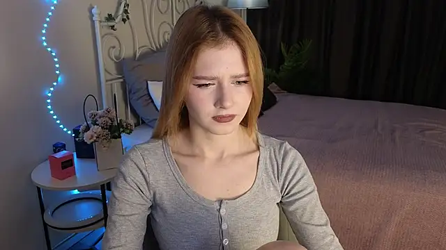 Snapshot of jenny_bunny_ chatting on 10.08.25 jenny bunny online show from 10.08.25