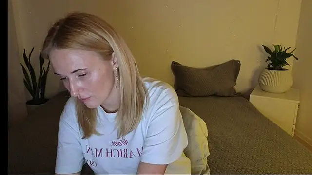 Snapshot of AlisssaRose chatting on 03.15.25 AlisssaRose online show from 03.15.25