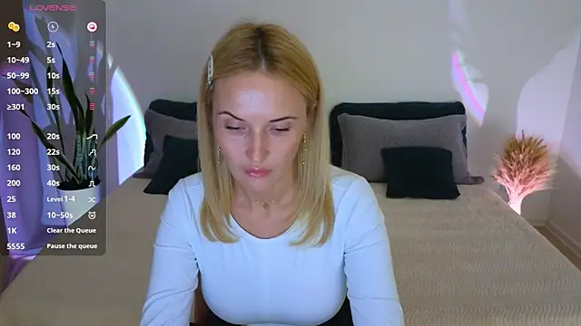 Snapshot of AlisssaRose chatting on 09.25.25 AlisssaRose online show from 09.25.25