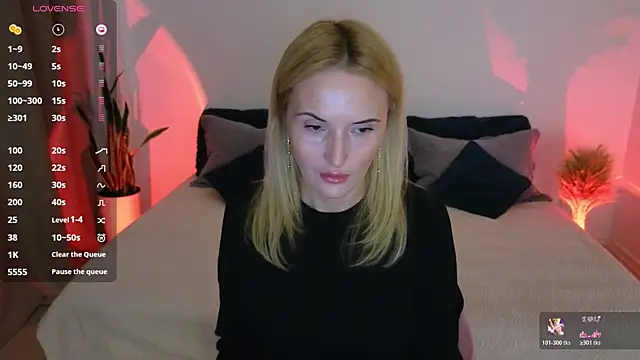 Snapshot of AlisssaRose chatting on 10.21.25 AlisssaRose online show from 10.21.25