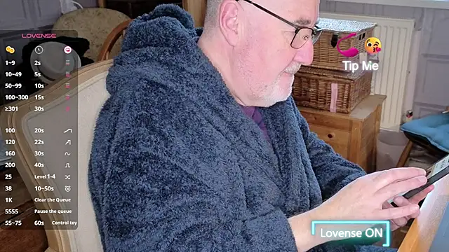 Adamdaddybear online show from 11.27.25