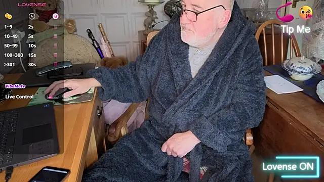 Adamdaddybear online show from 12.03.25